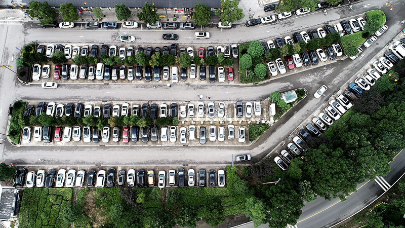 免費(fèi)停車！大連游客為黃龍洞景區(qū)停車場(chǎng)點(diǎn)贊