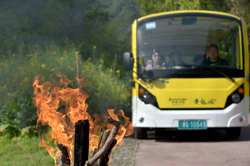 張家界黃龍洞景區(qū)：聚焦地下暗河與消防安全開(kāi)展實(shí)戰(zhàn)演練